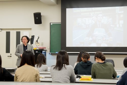具体例や映像資料を見ながら学びます